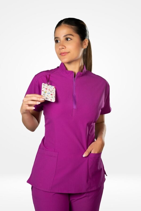 Top Clínico con Semi Cierre / Pantalón Deportivo de Uniforme Médico Scrub - Image 2